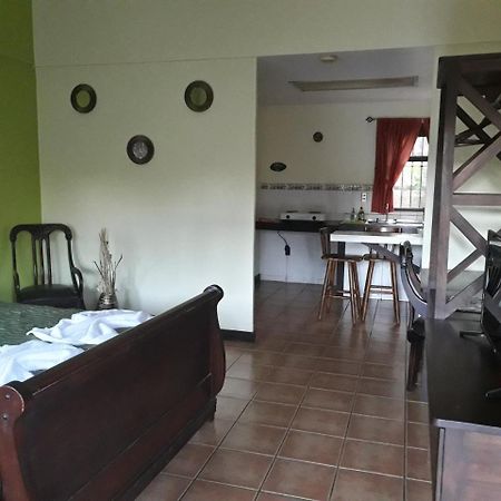 Dos Palmas Studio Apartments Río Segundo Dış mekan fotoğraf