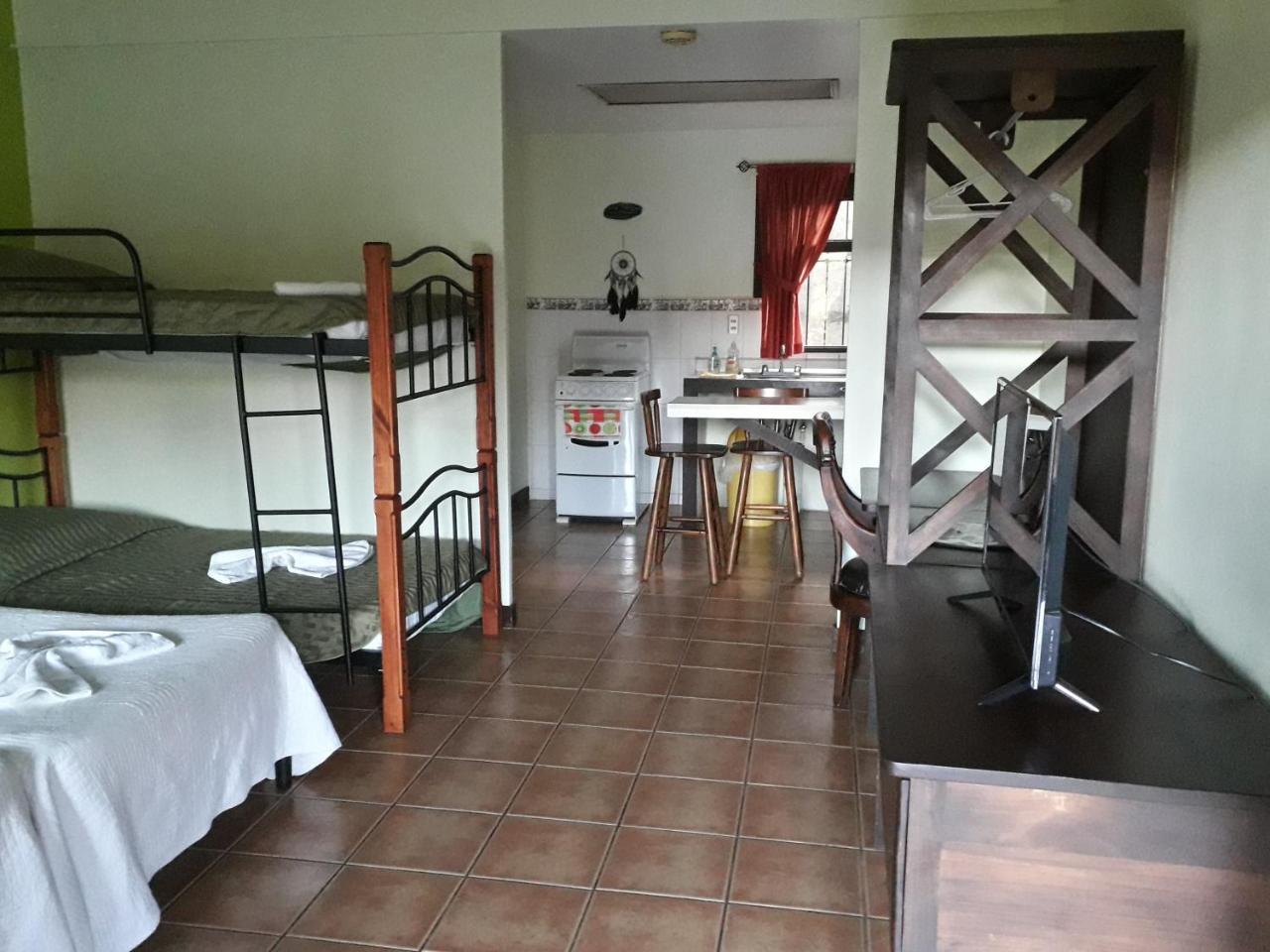Dos Palmas Studio Apartments Río Segundo Dış mekan fotoğraf